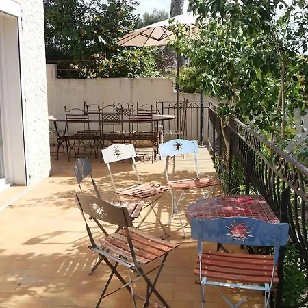 Rez De En Front De Mer Villa *